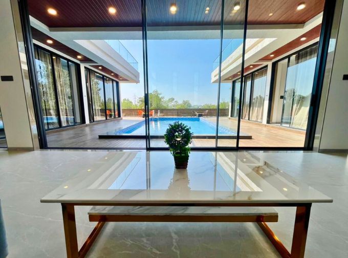 Vantara Luxury Villa With Turf